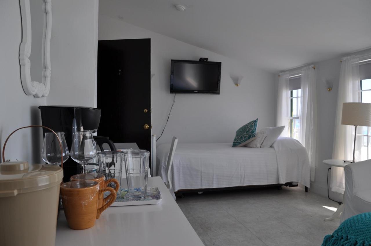 Standard Triple Room with Sea View at The Masthead Resort