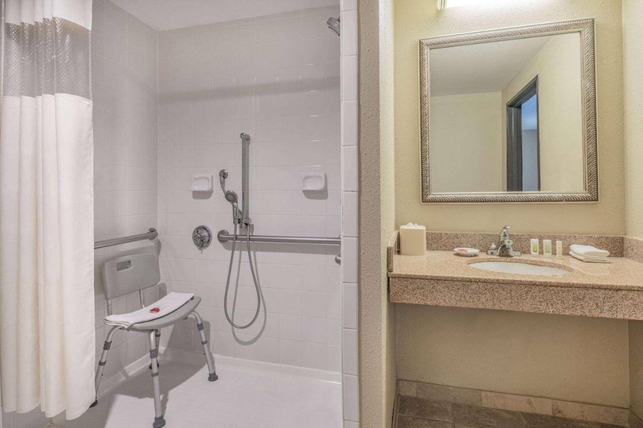 2 Full Beds, Mobility/Hearing Impaired Accessible Room, Non-Smoking at La Quinta Inn & Suites by Wyndham Minneapolis-Minnetonka