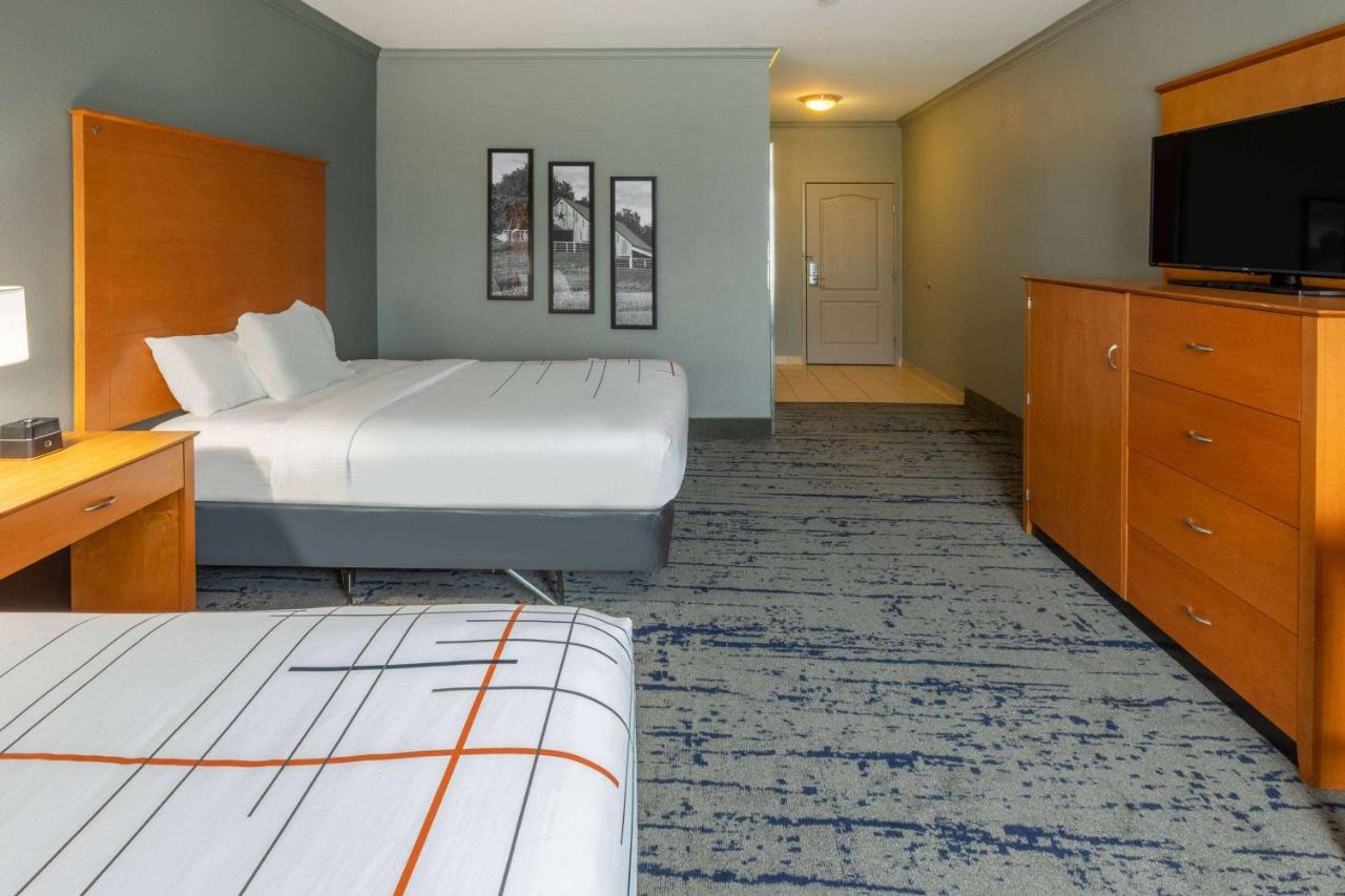 Queen Room with Two Queen Beds - Mobility Access at La Quinta Inn & Suites by Wyndham Bridgeport