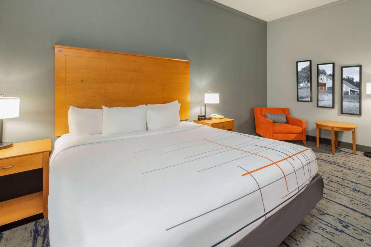 King Room - Mobility Access at La Quinta Inn & Suites by Wyndham Bridgeport