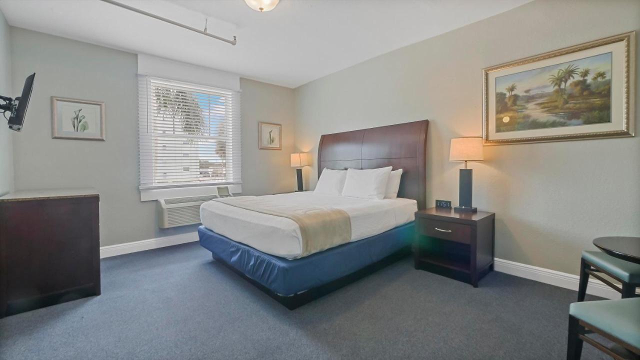 | Crystal Bay Historic Hotel