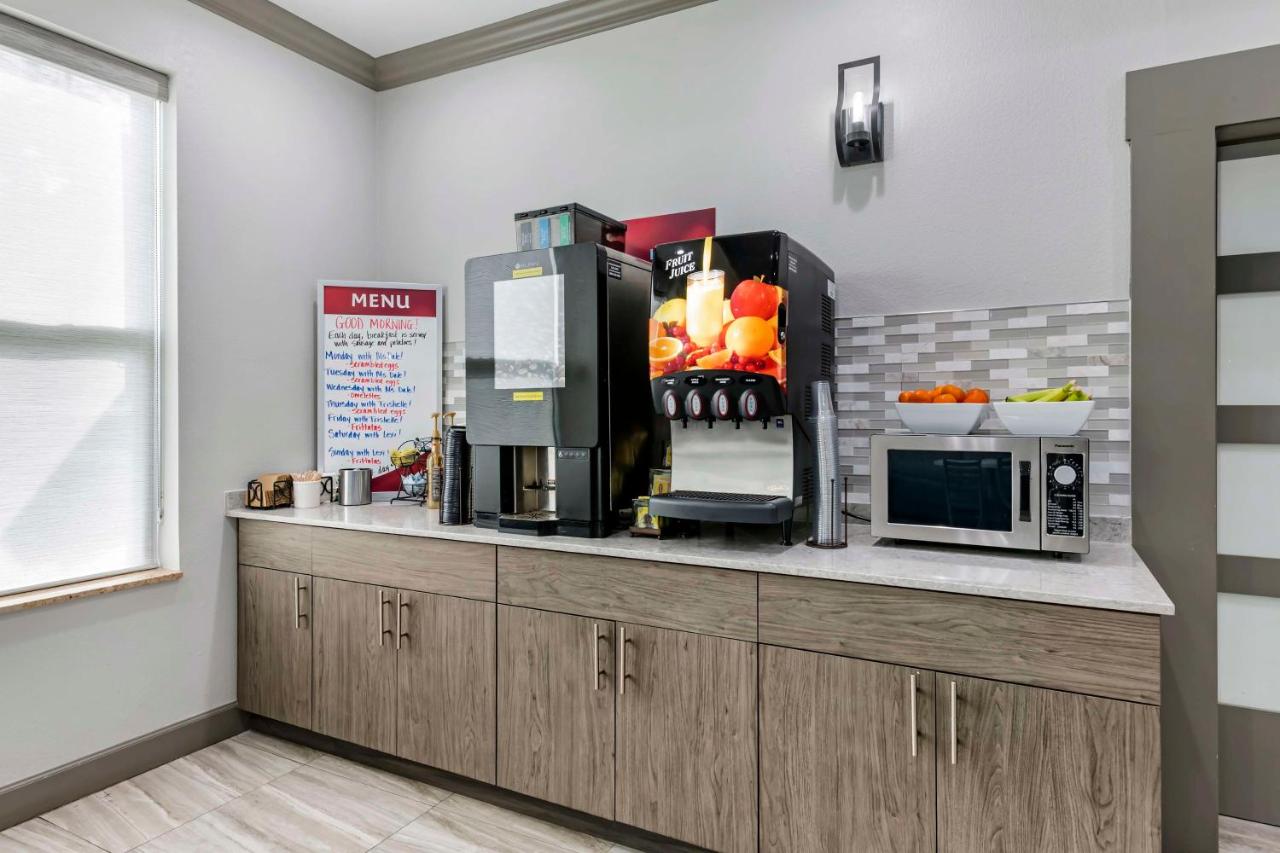 | Best Western Plus First Coast Inn & Suites