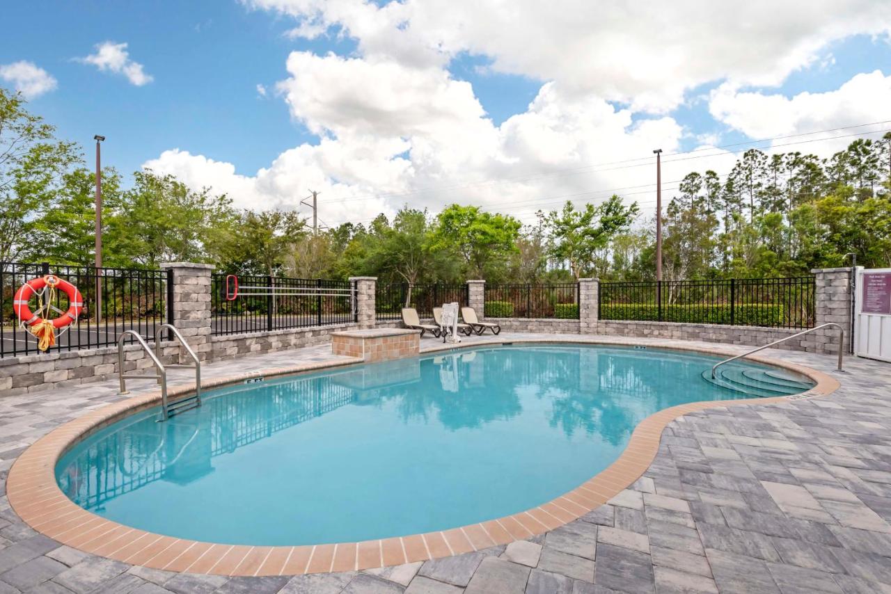 | Best Western Plus First Coast Inn & Suites