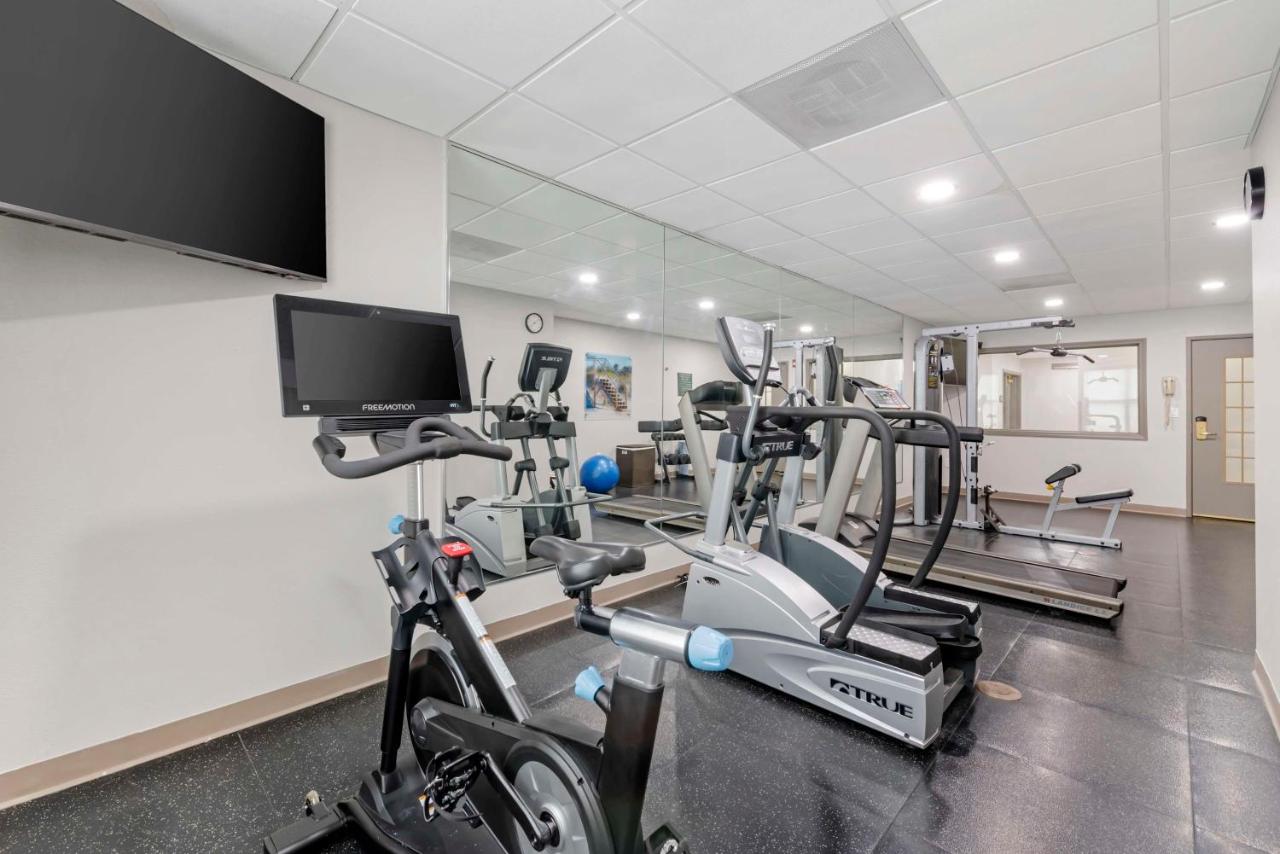 | Best Western Plus First Coast Inn & Suites