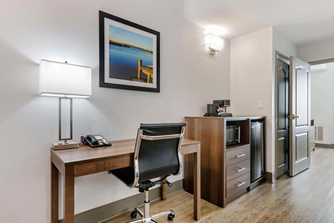 King Suite - Hearing Accessible at Best Western Plus First Coast Inn & Suites