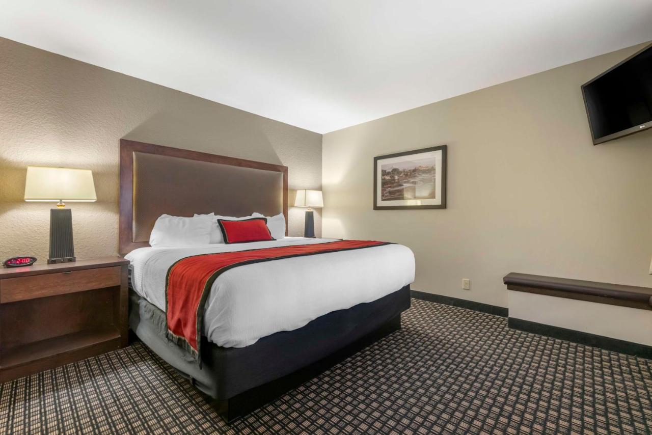 King Room at Best Western Plus Ramkota Hotel
