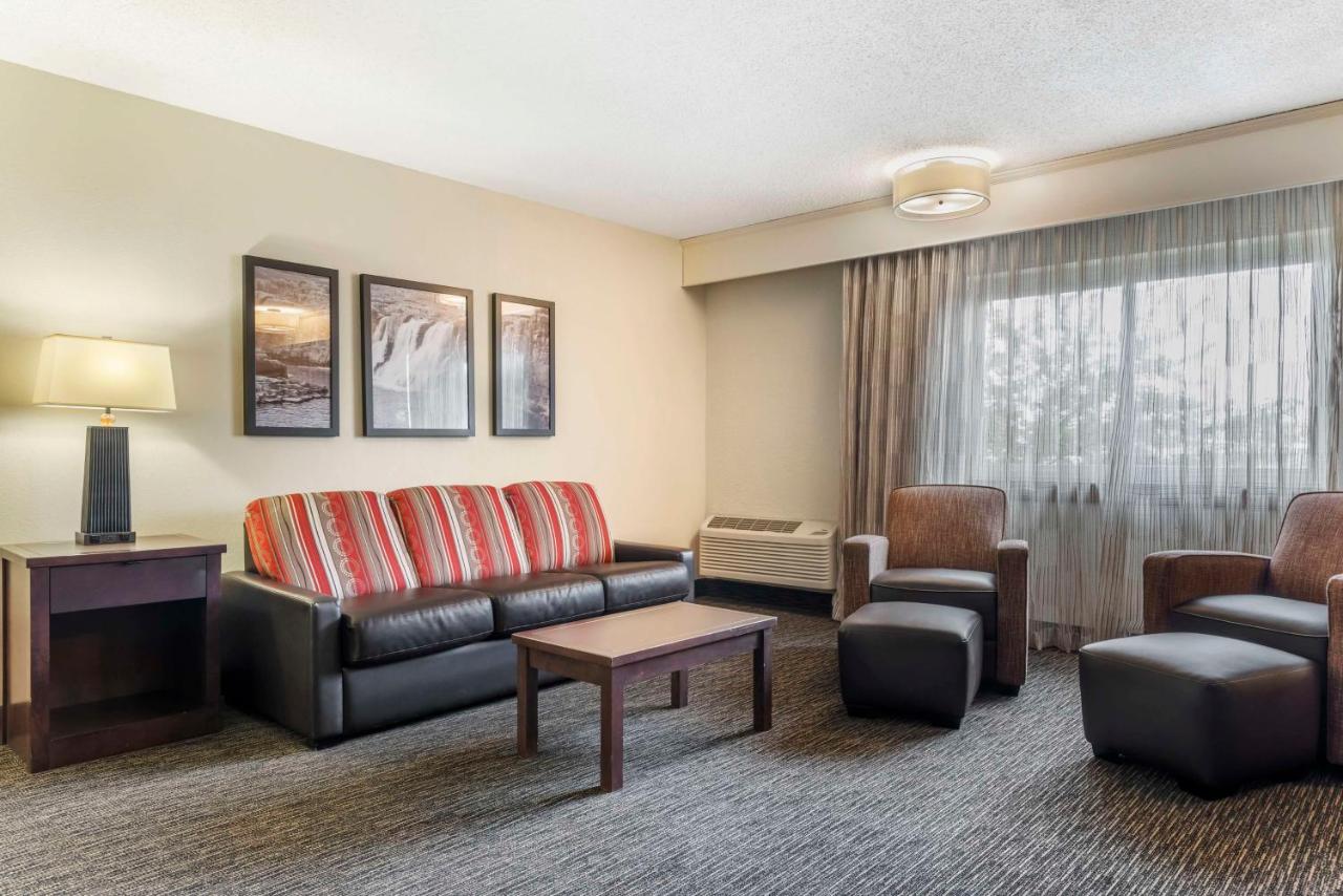 Bottom Floor Queen Suite - Pool Side at Best Western Plus Ramkota Hotel