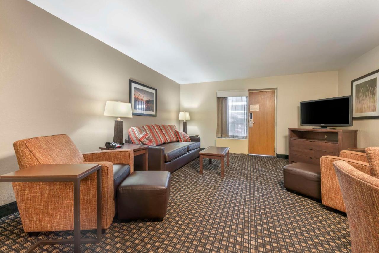 Upper Floor Queen Room with Two Queen Beds - Pool Side at Best Western Plus Ramkota Hotel