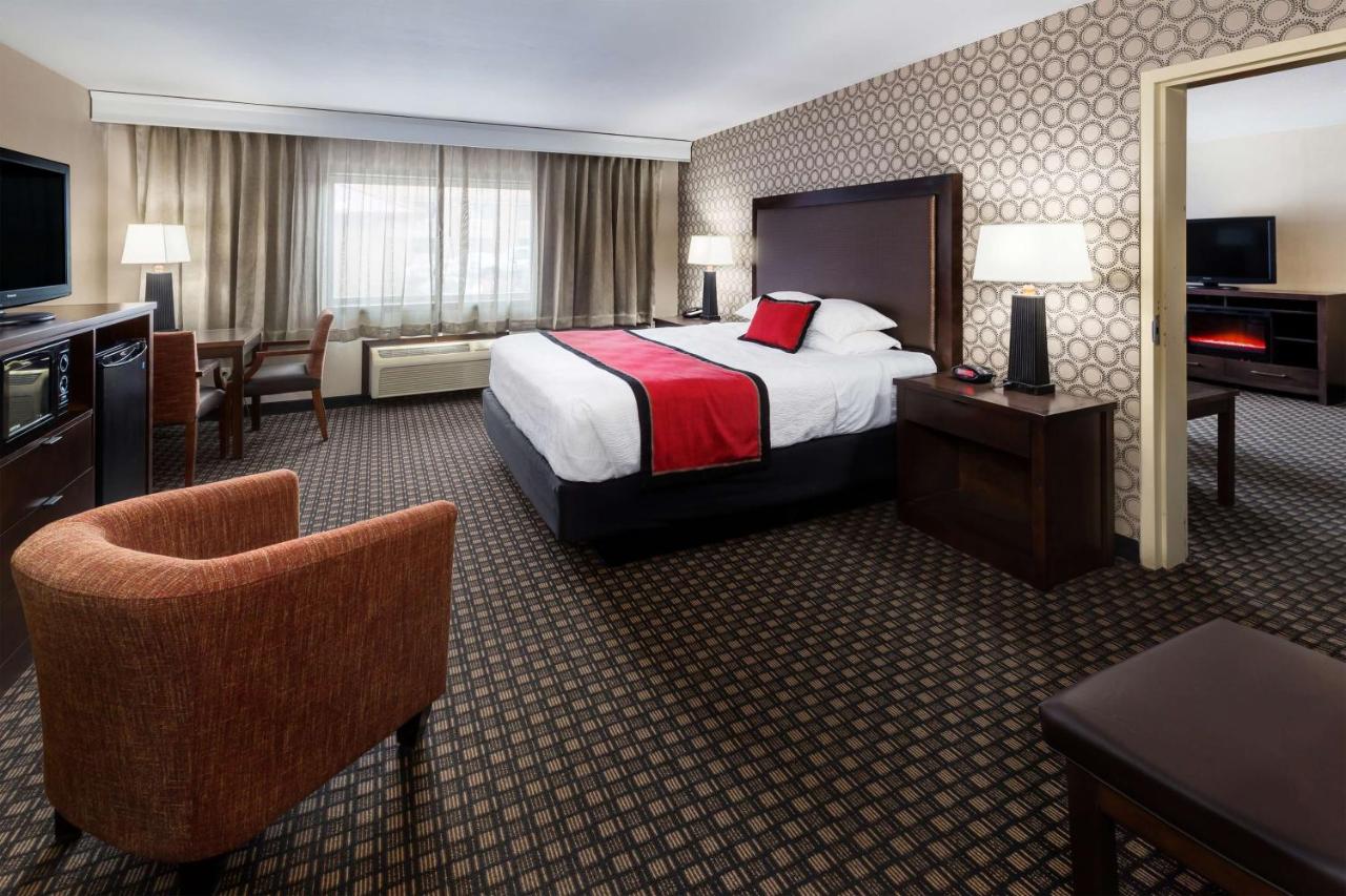 King Room - Outdoor Pool Side at Best Western Plus Ramkota Hotel