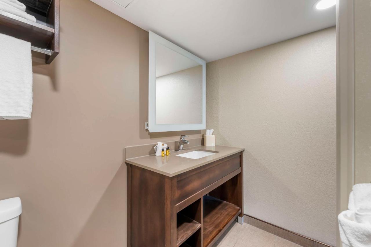 Standard King Suite with Sofa Bed at Best Western Plus Ramkota Hotel