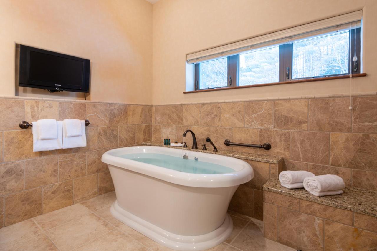| Best Western Plus Waterbury - Stowe