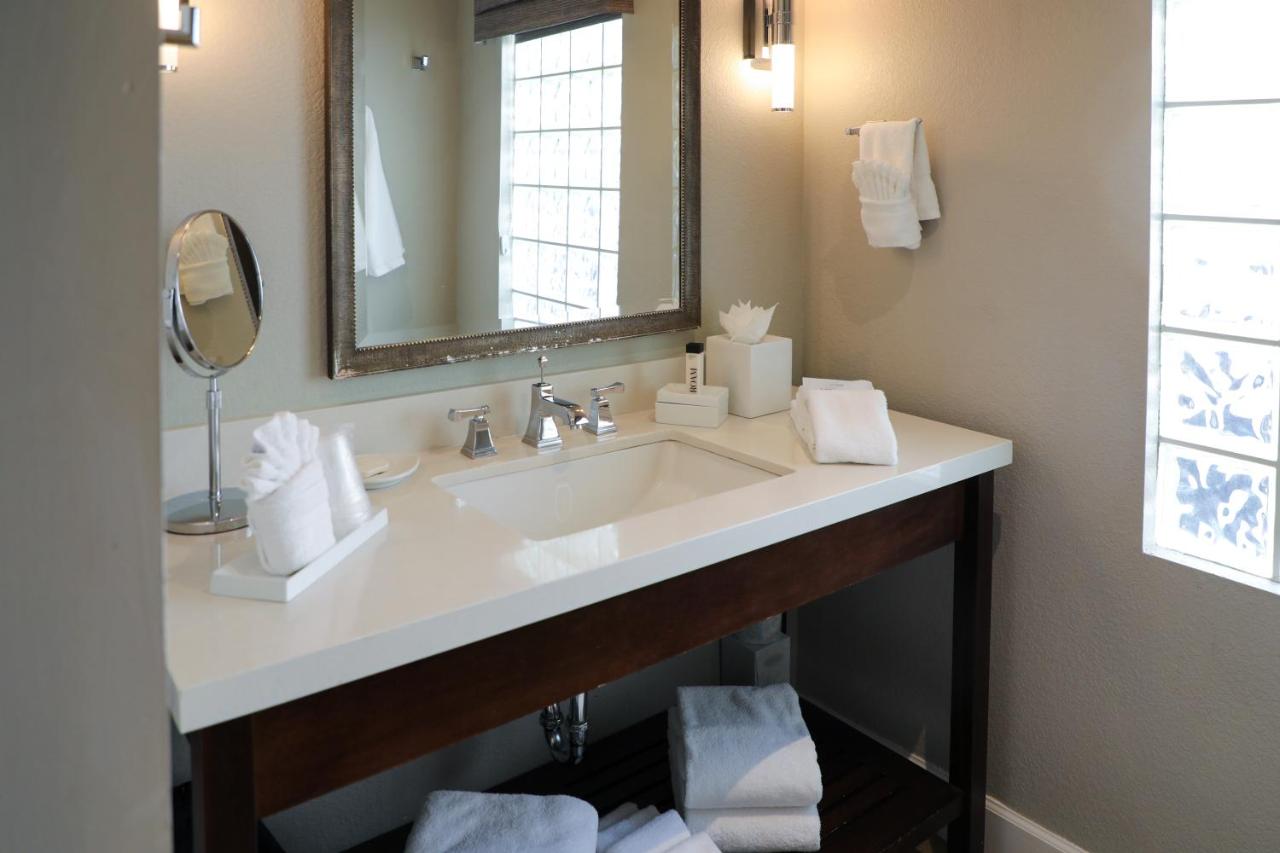 Queen Suite with Two Queen Beds at Almond Tree Inn Hotel - Adults Only