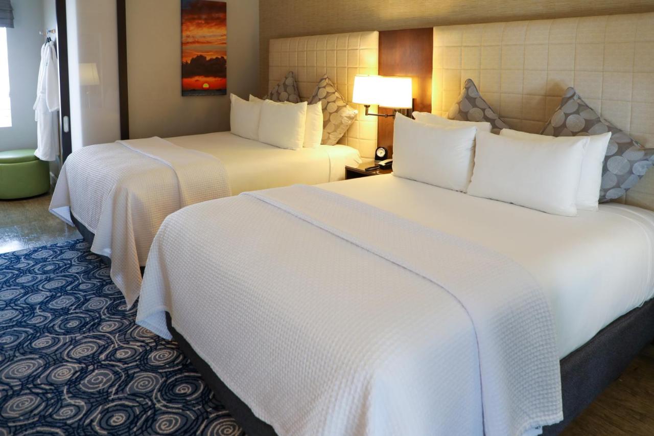 Queen Suite with Two Queen Beds at Almond Tree Inn Hotel - Adults Only