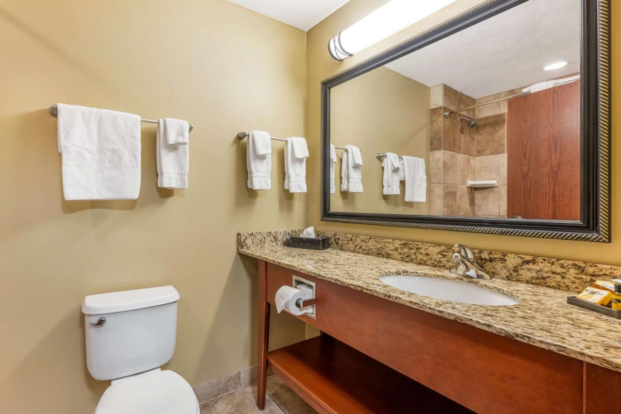 Queen Room with Two Queen Beds - Non-Smoking at Best Western Plus Grand Island Inn & Suites