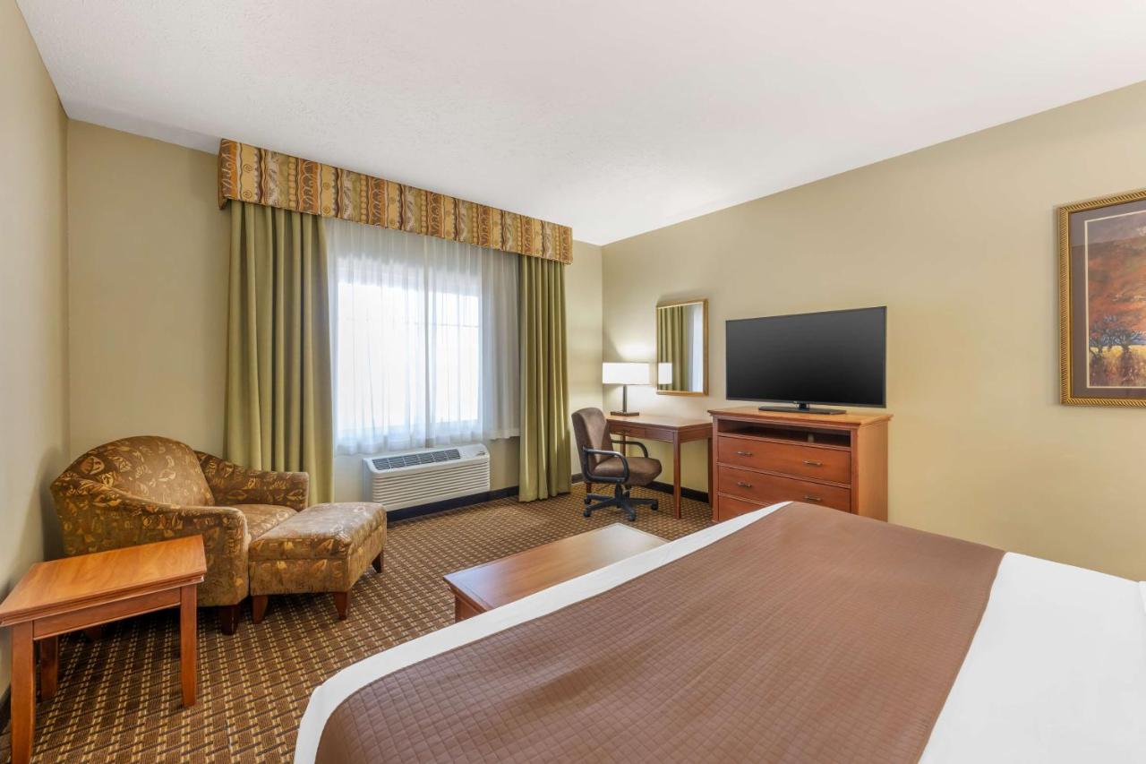 King Room - Disability Access/Non-Smoking at Best Western Plus Grand Island Inn & Suites
