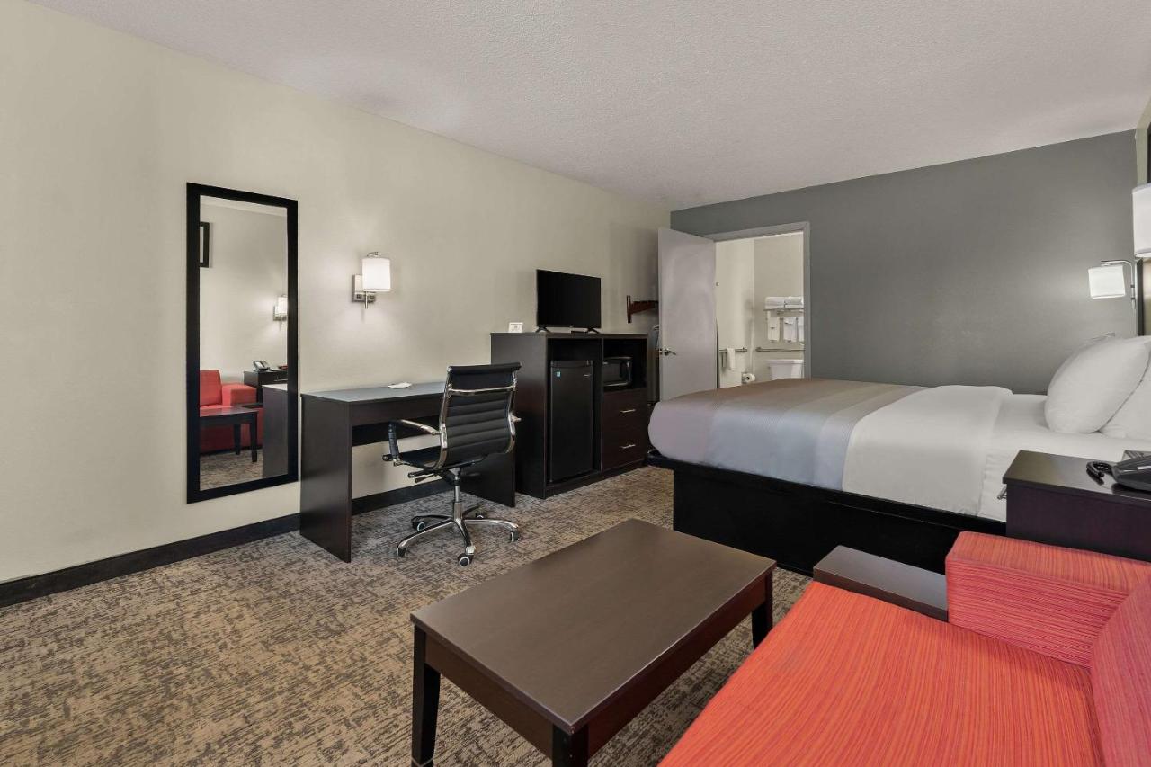 King Room - Accessible/Non-Smoking at Quality Inn & Suites Dublin