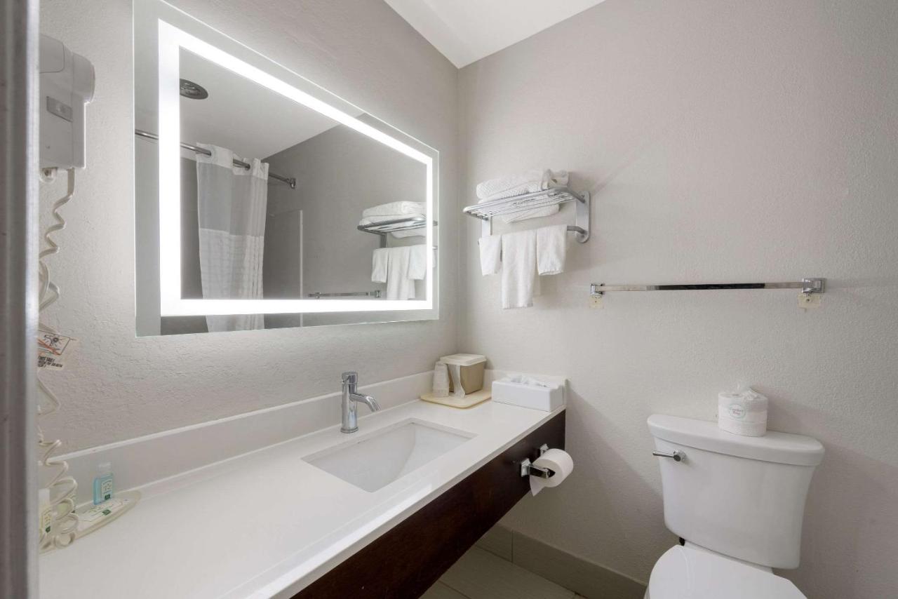 Double Room with Two Double Beds - Non-Smoking at Quality Inn University Area