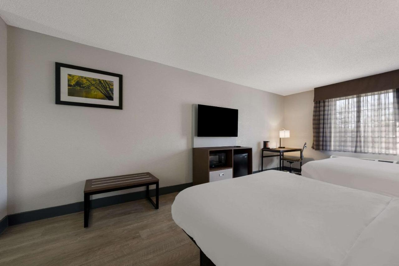 Double Room with Two Double Beds - Non-Smoking at Quality Inn University Area