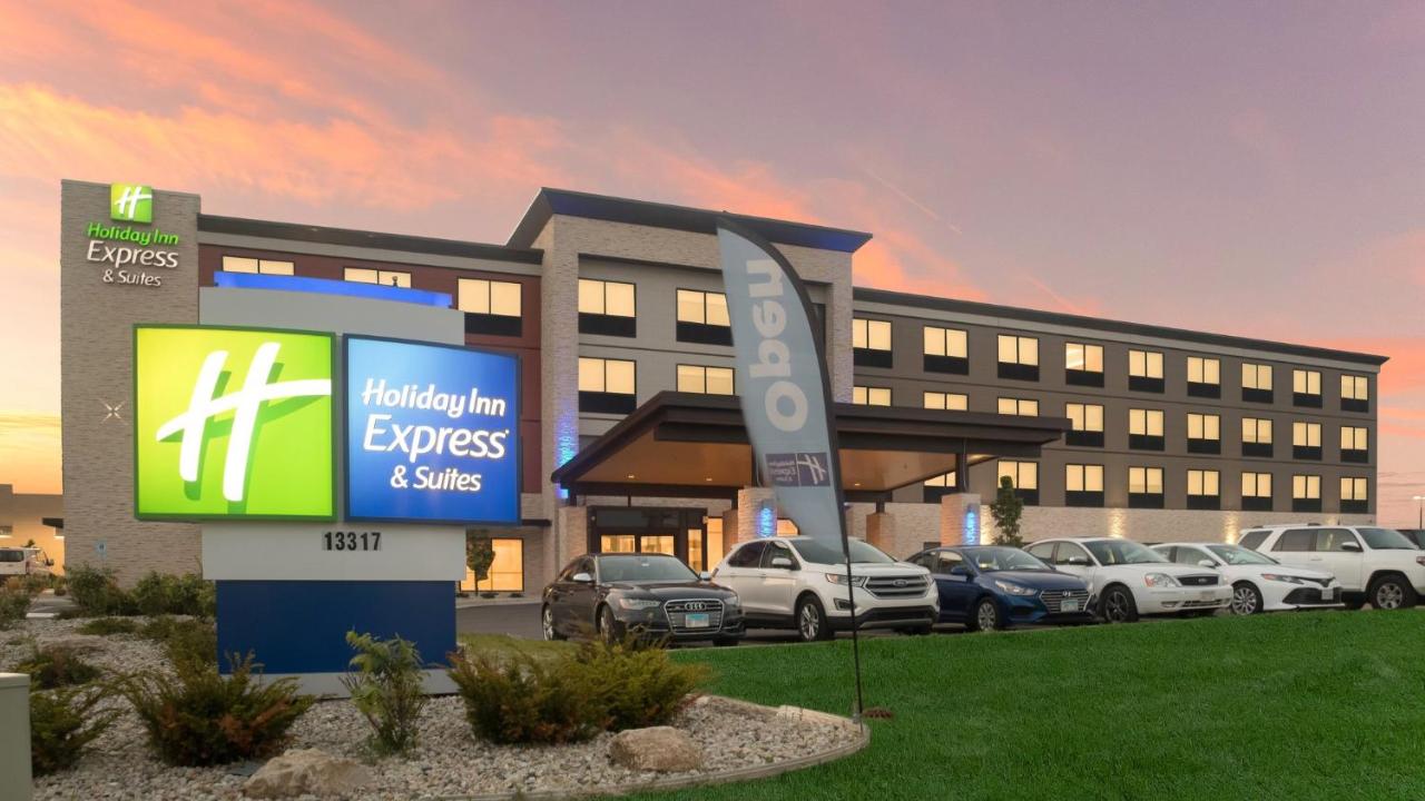 | Holiday Inn Express & Suites Racine, an IHG Hotel