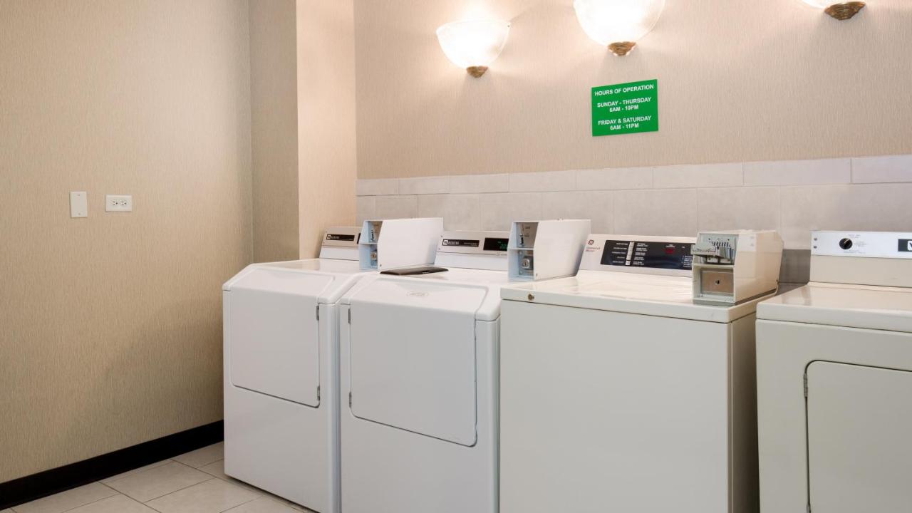 | Holiday Inn Chicago Nw Crystal Lk Conv Ctr, an IHG Hotel