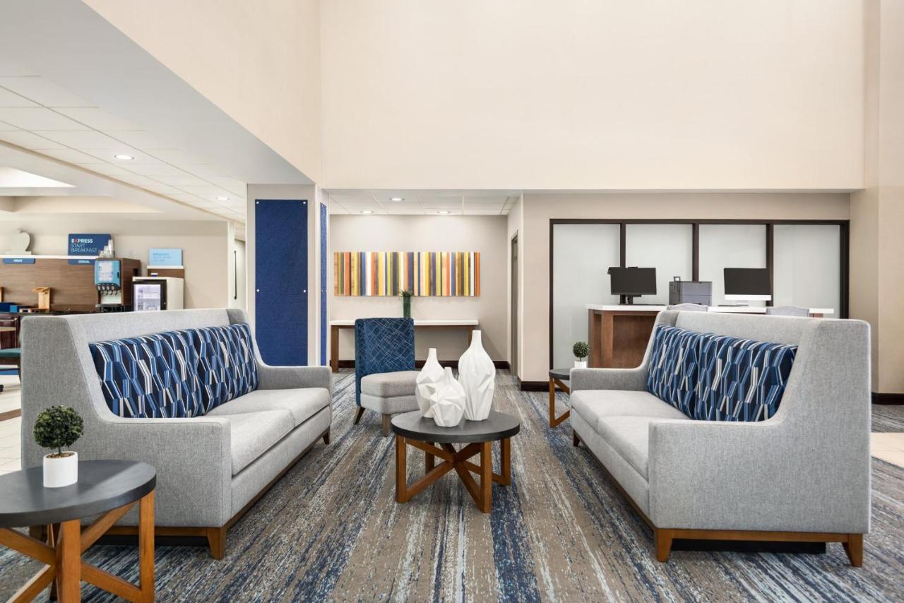 | Holiday Inn Express & Suites Mobile West I-10, an IHG Hotel