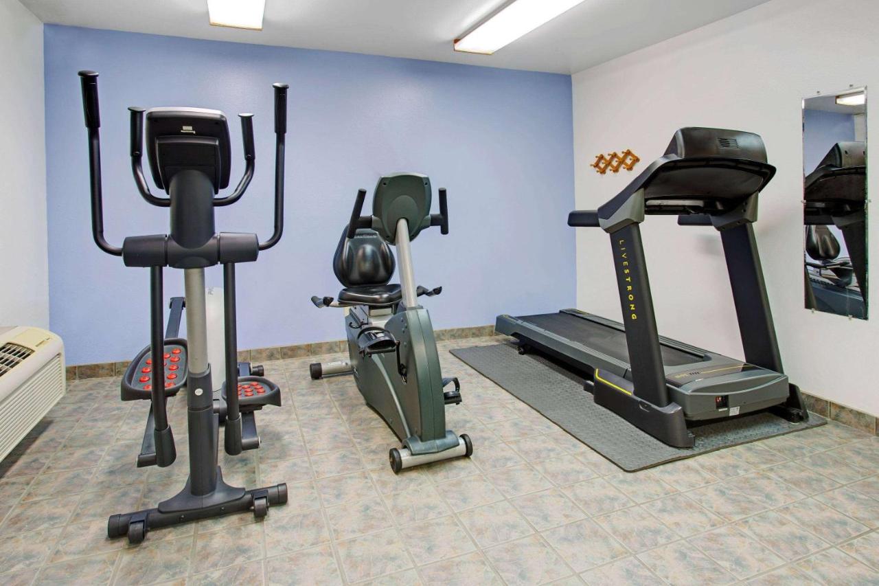 | Super 8 by Wyndham Fort Collins