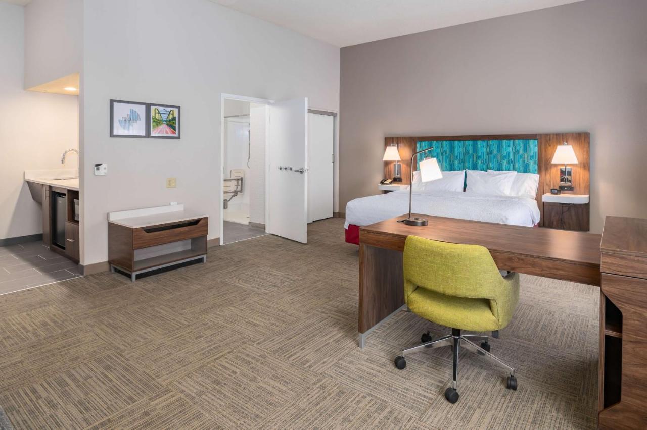  | Hampton Inn & Suites Hartford-Manchester