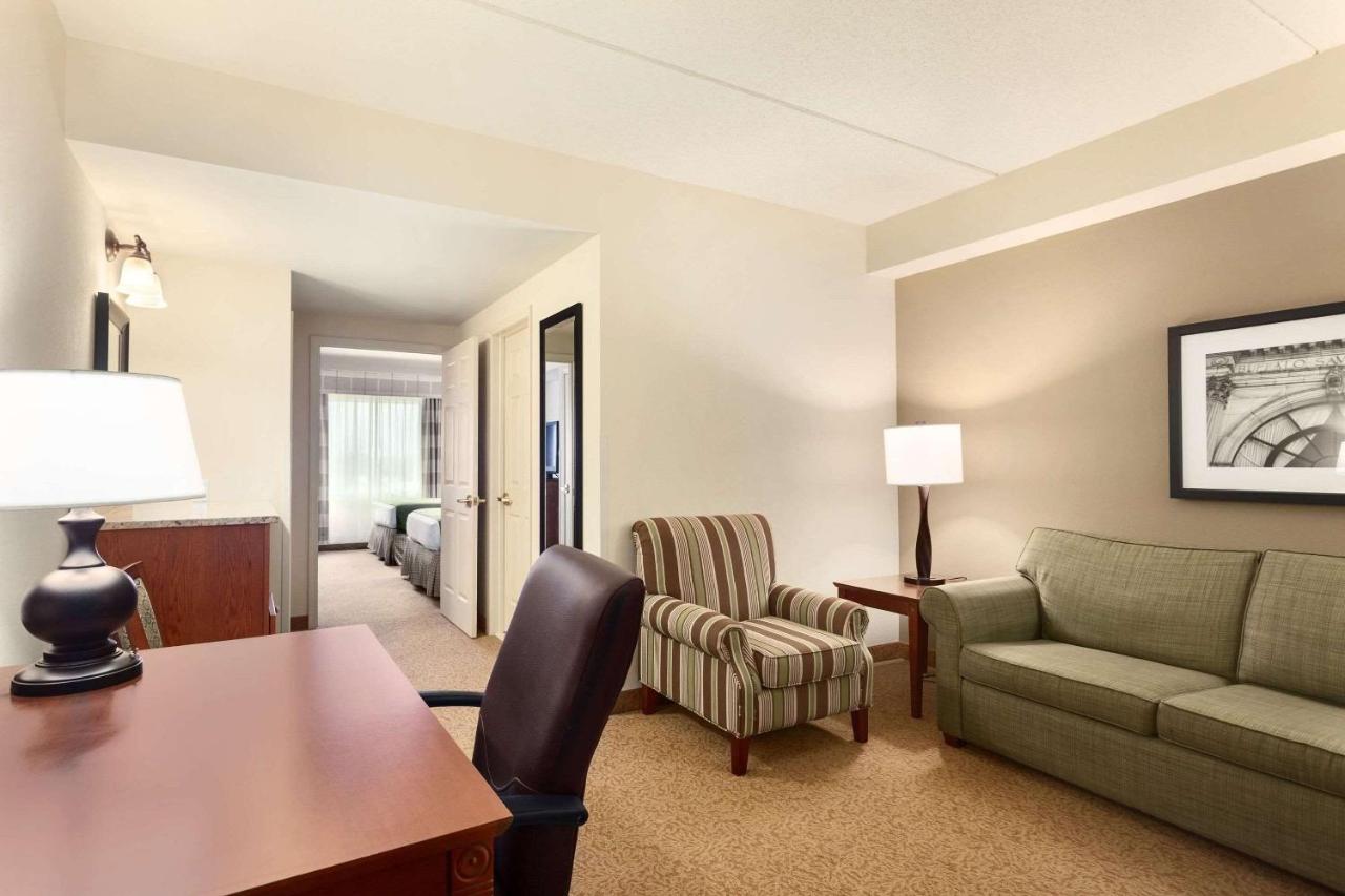  | Country Inn & Suites by Radisson, Buffalo South I-90, NY