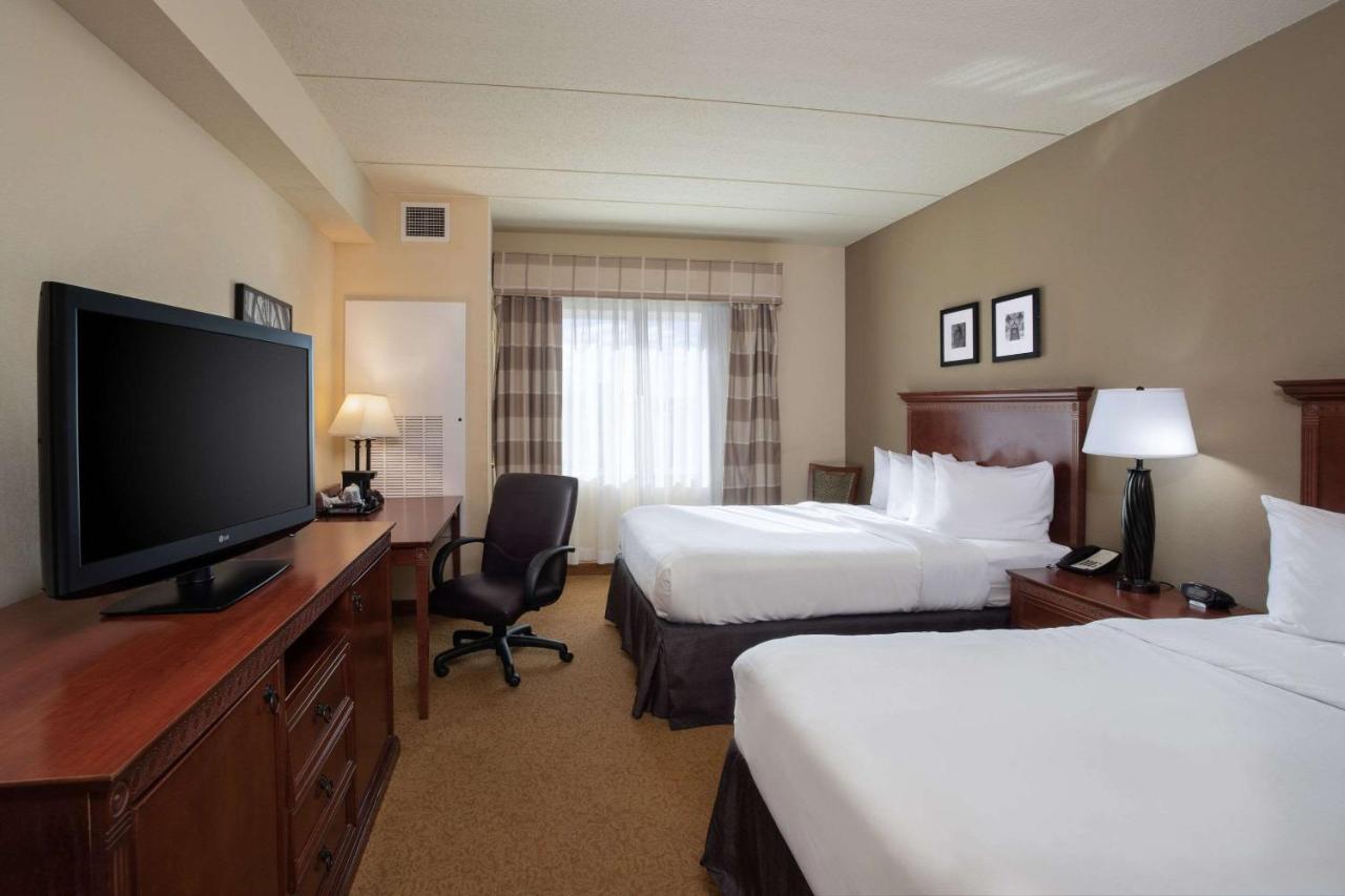  | Country Inn & Suites by Radisson, Buffalo South I-90, NY