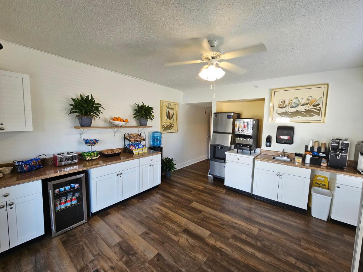 | Naples Park Central Hotel