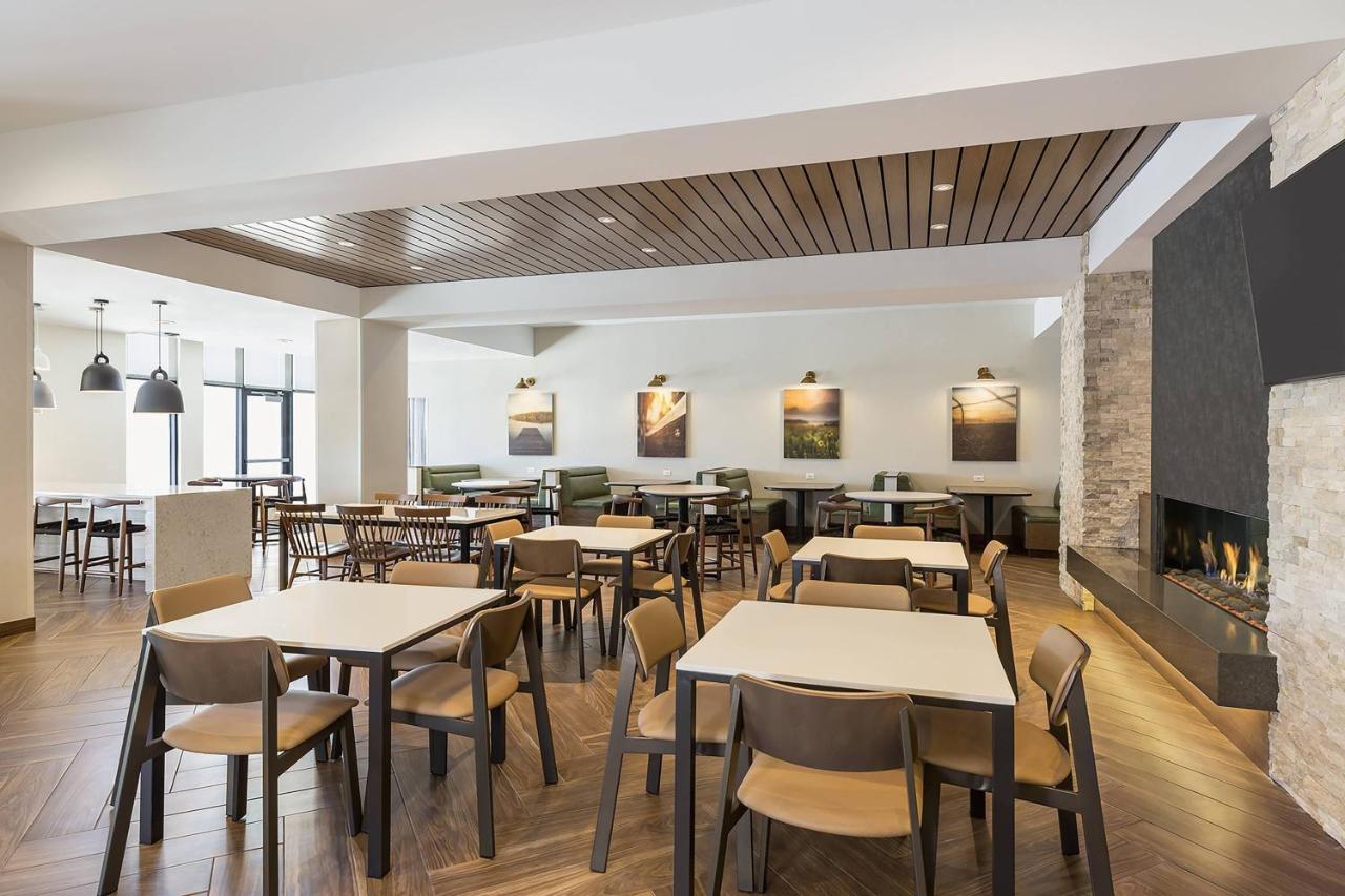 | Fairfield Inn & Suites by Marriott Minneapolis North/Blaine