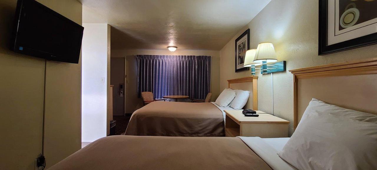 | Economy Inn