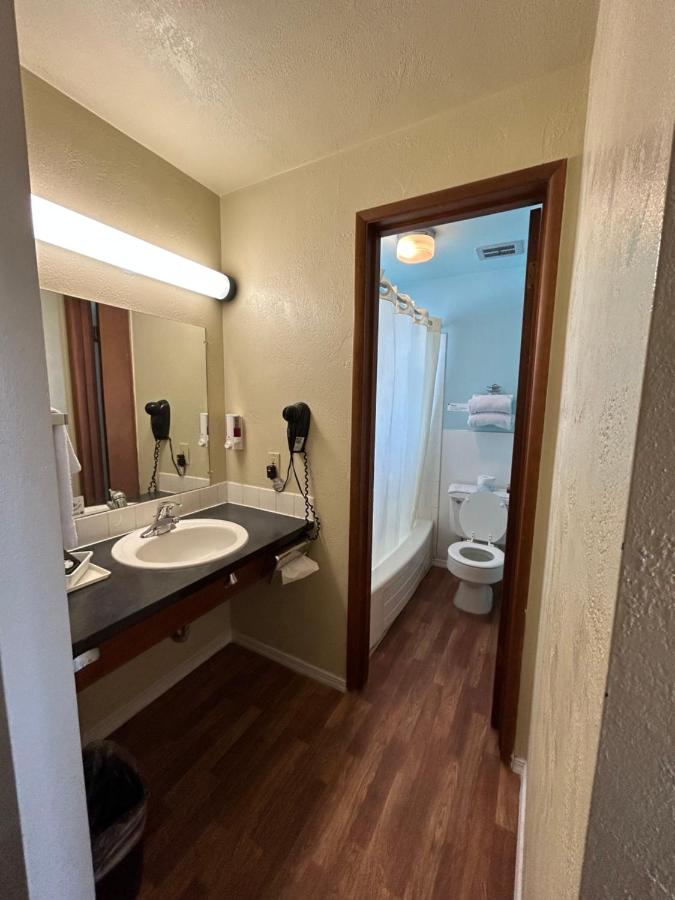  | Economy Inn