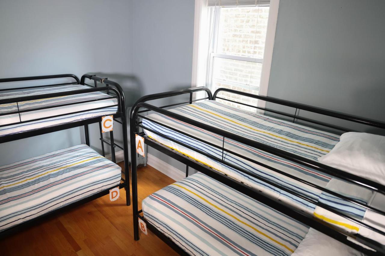 | Wrigley Hostel - Chicago
