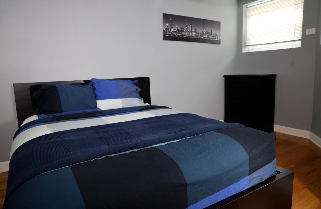 | Wrigley Hostel - Chicago