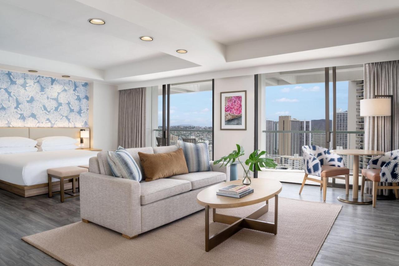 Larger Guest room, 1 King, Ocean view, Ainahau Tower at Sheraton Princess Kaiulani Waikiki Beach