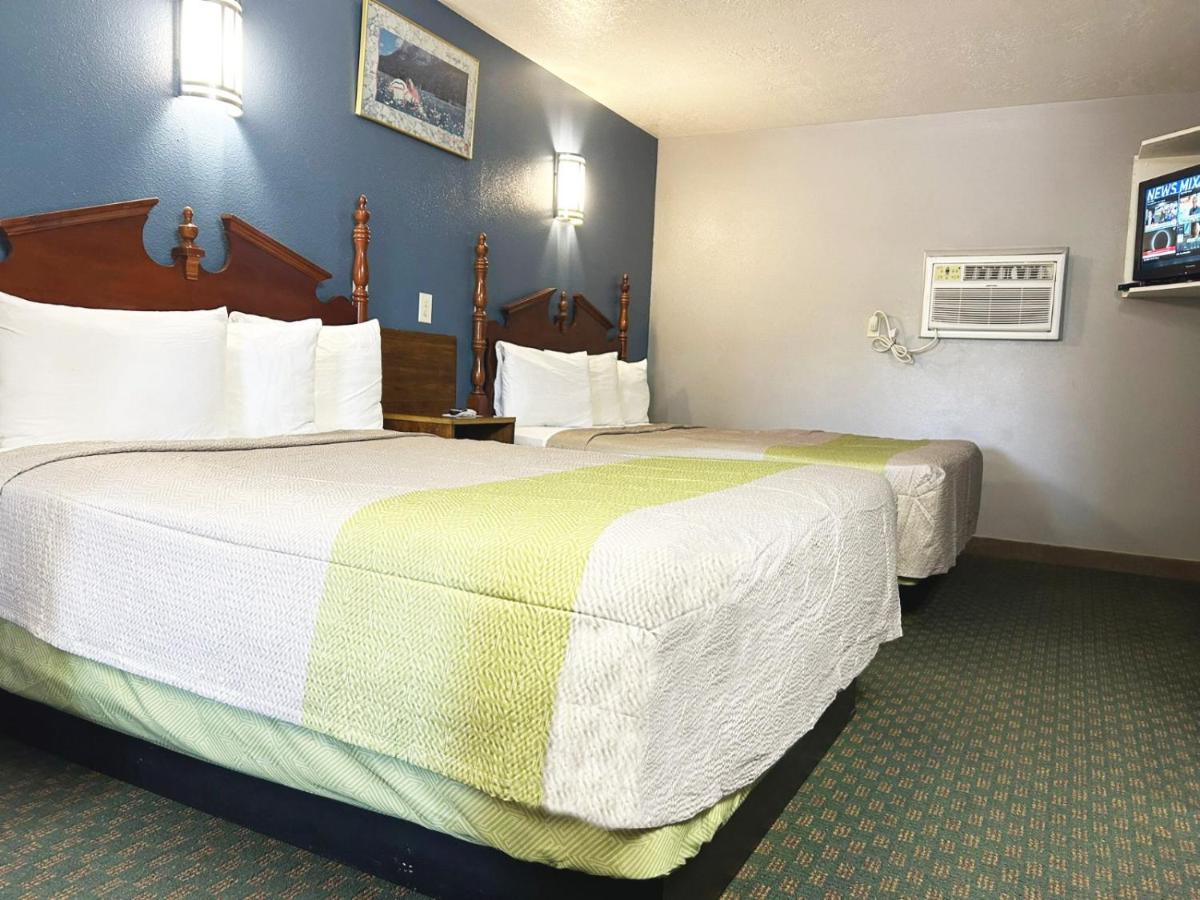 | Coronada Inn & Suites