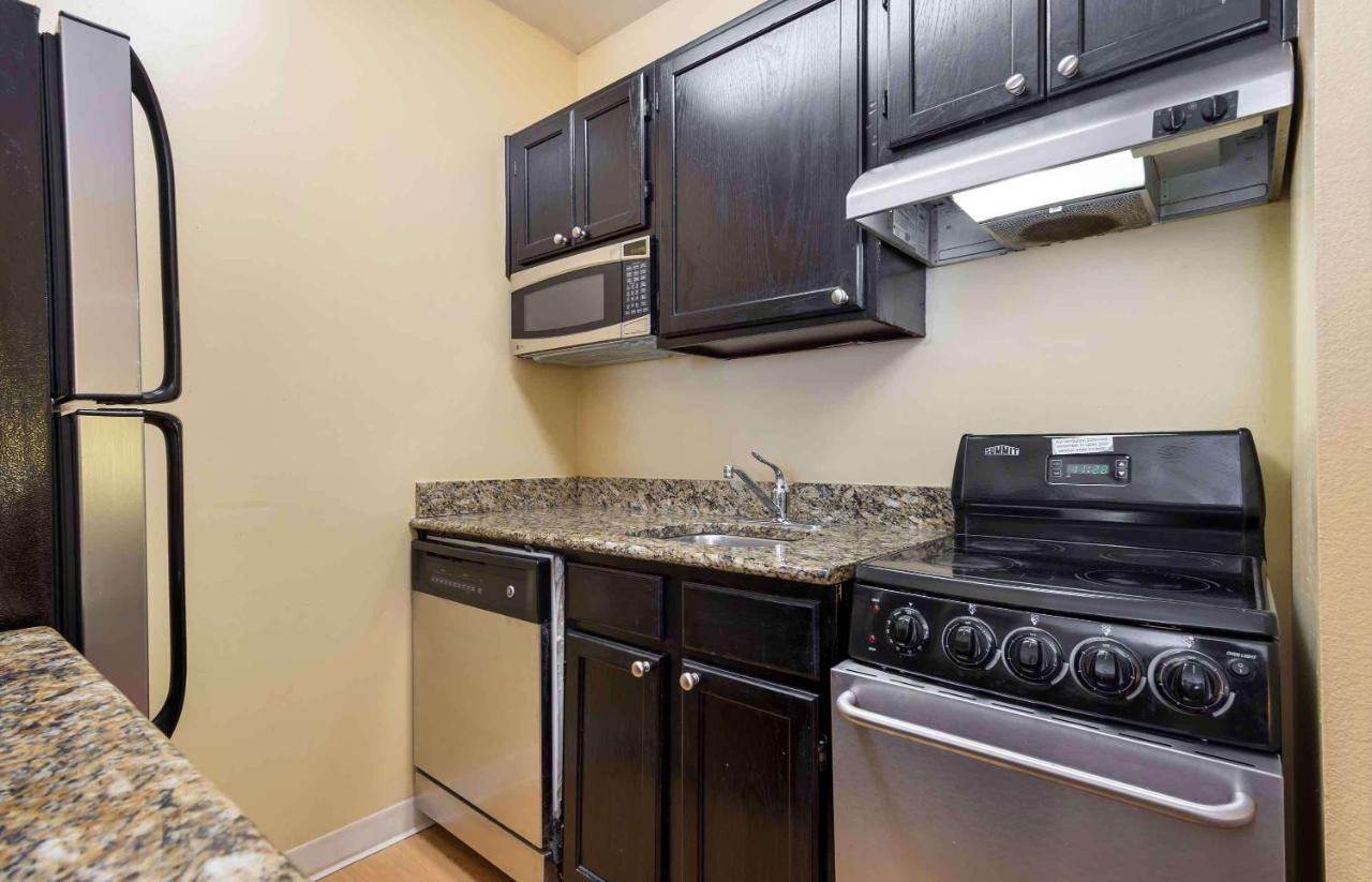 2 Bedroom Suite 2 Queen Beds Non-Smoking at Extended Stay America Suites Atlanta Norcross Peachtree Corn