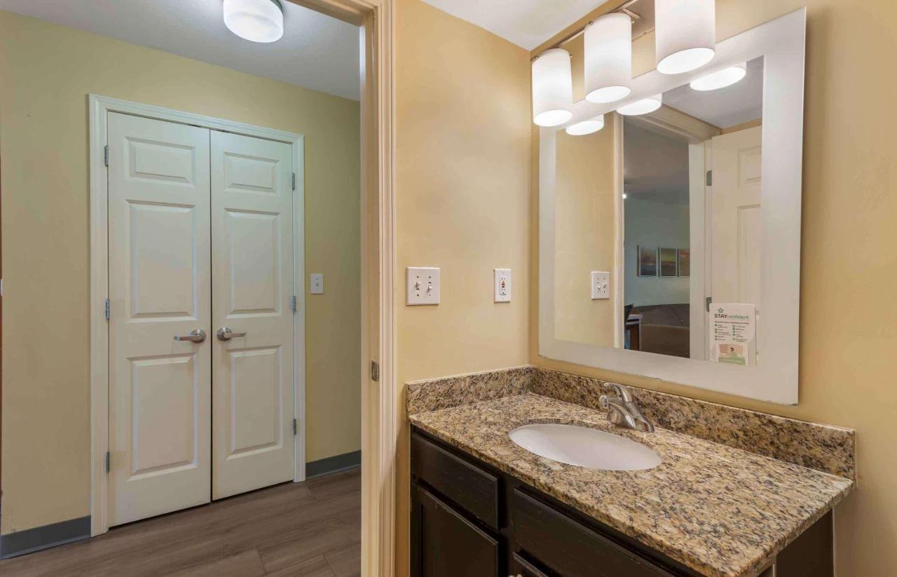 2 Bedroom Suite 2 Queen Beds Non-Smoking at Extended Stay America Suites Atlanta Norcross Peachtree Corn