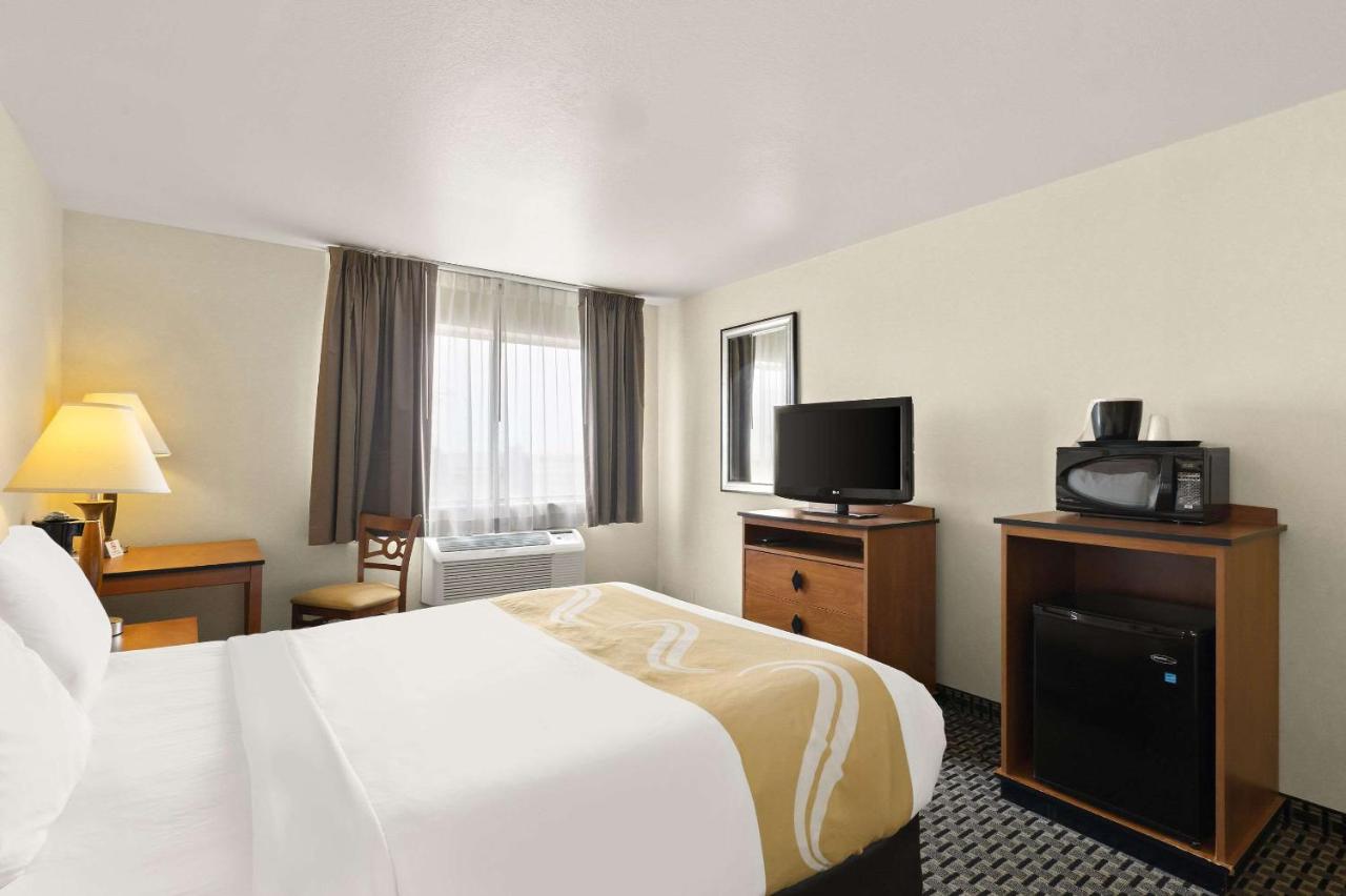 Queen Room - Disability Access/Non-Smoking at Quality Inn Cheyenne I-25 South