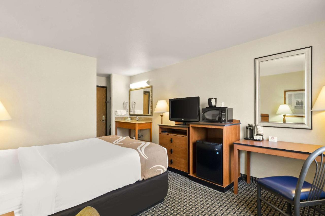 Queen Room - Non-Smoking at Quality Inn Cheyenne I-25 South