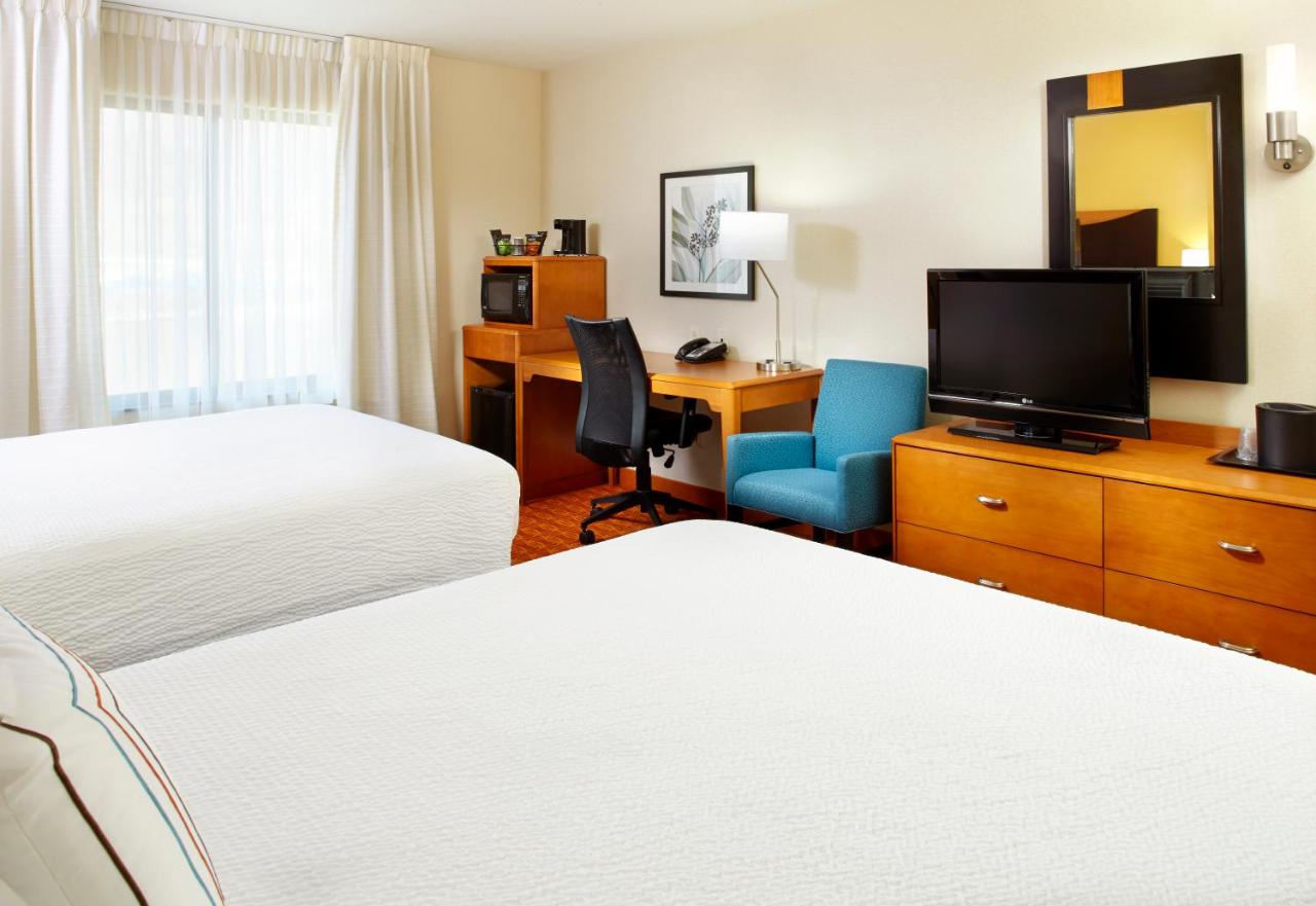 | Fairfield Inn & Suites Pittsburgh Neville Island