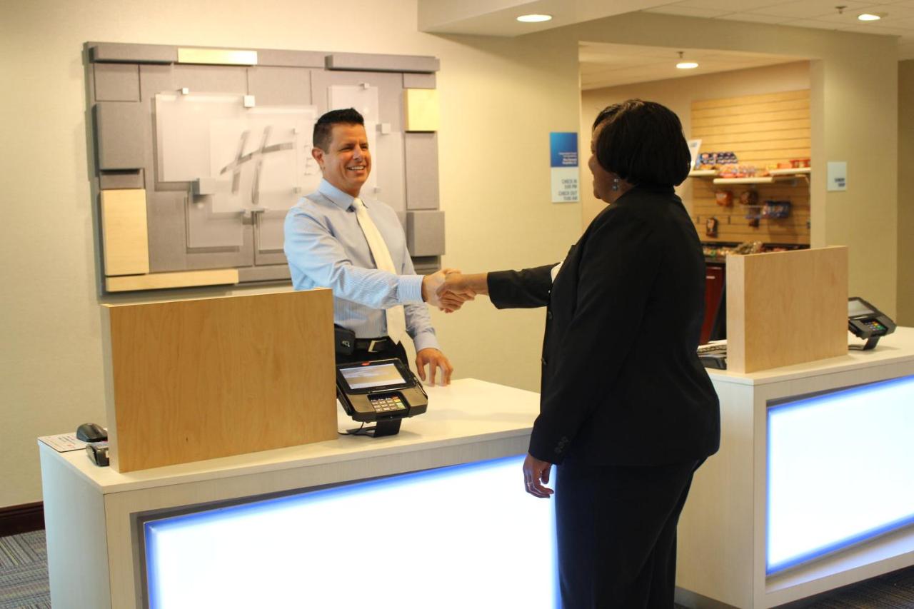 | Holiday Inn Express & Suites Mobile West I-10, an IHG Hotel