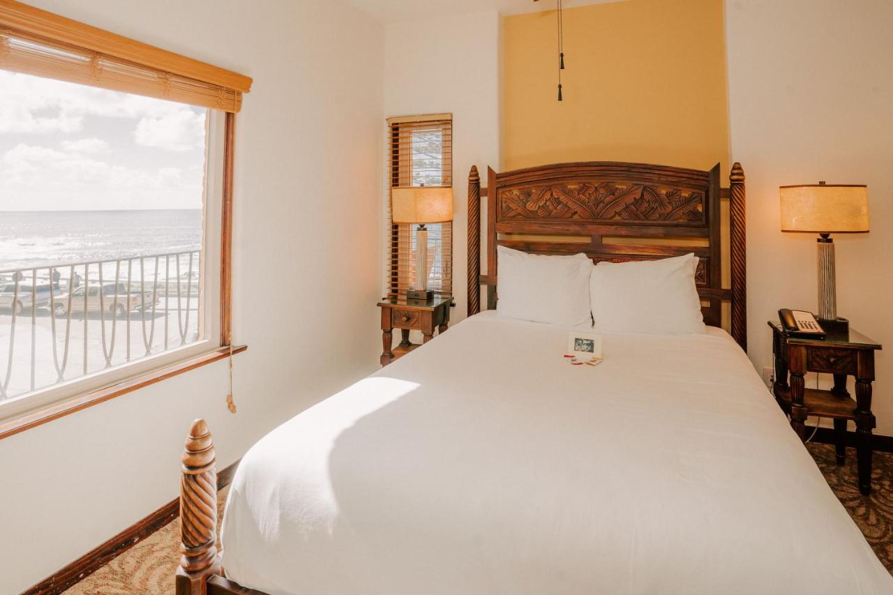 Deluxe Suite at Pantai Inn