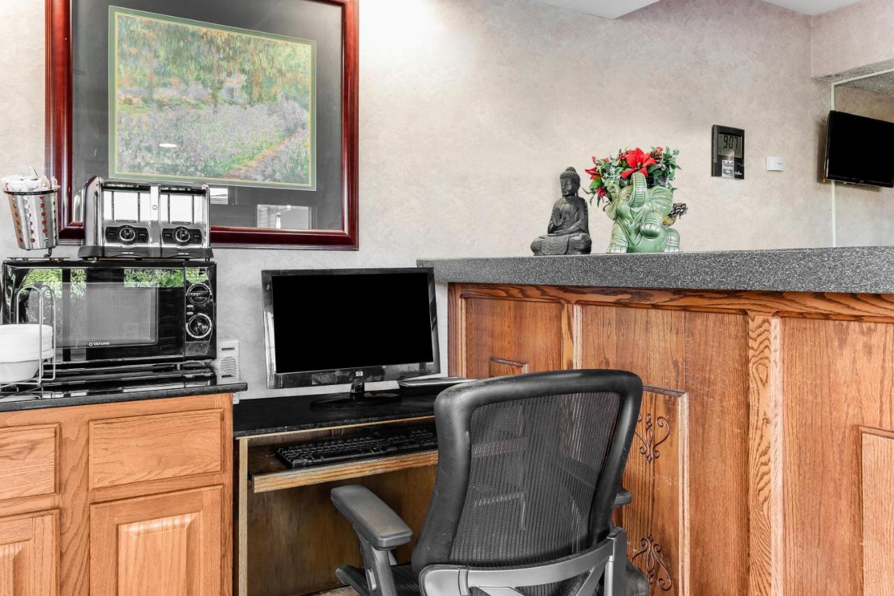 | Knights Inn Madera