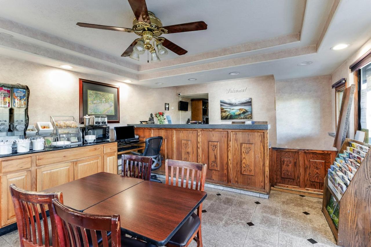 | Knights Inn Madera