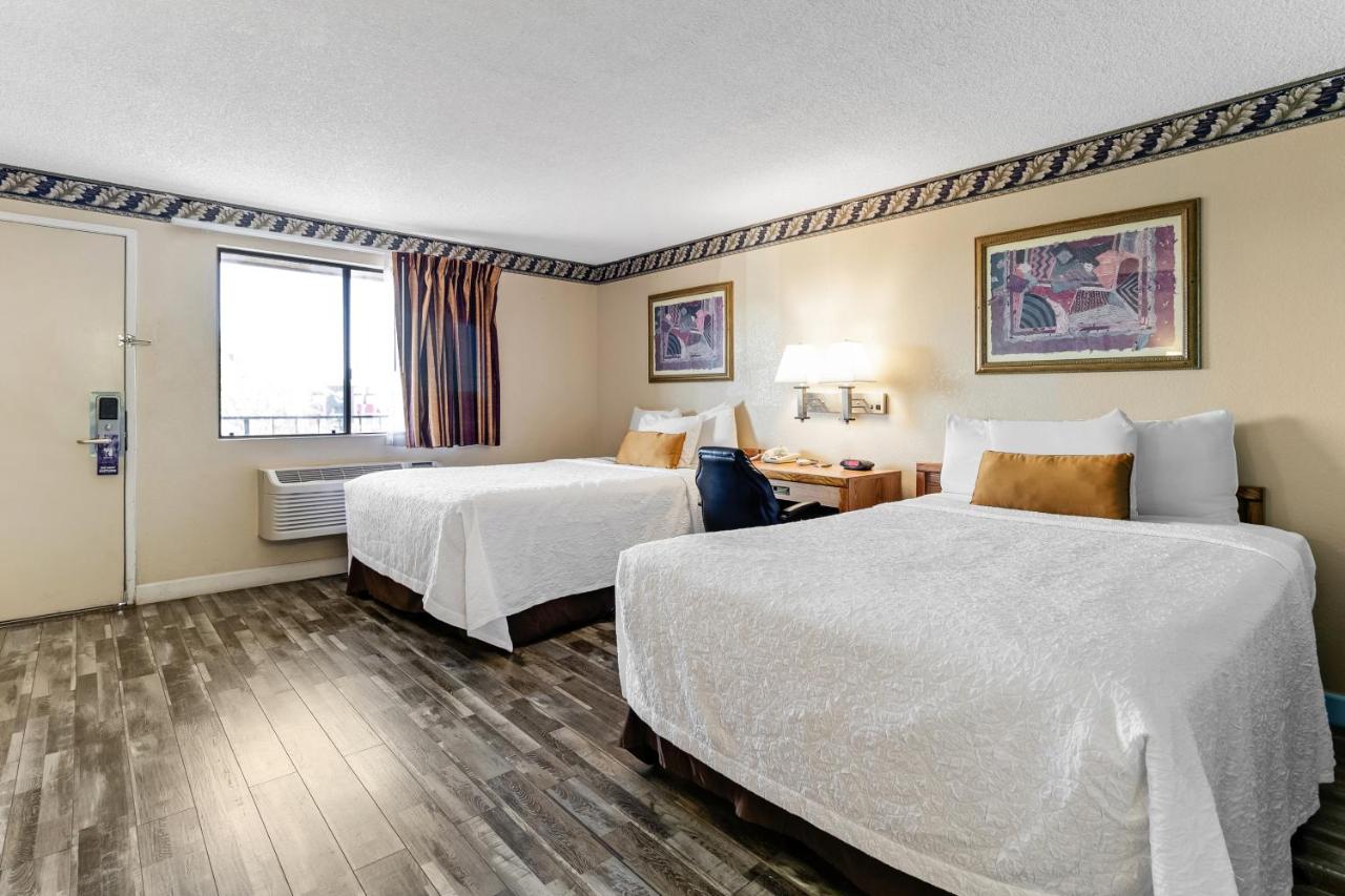 | Knights Inn Madera