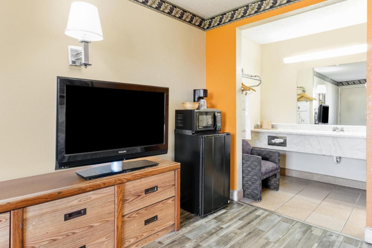 | Knights Inn Madera