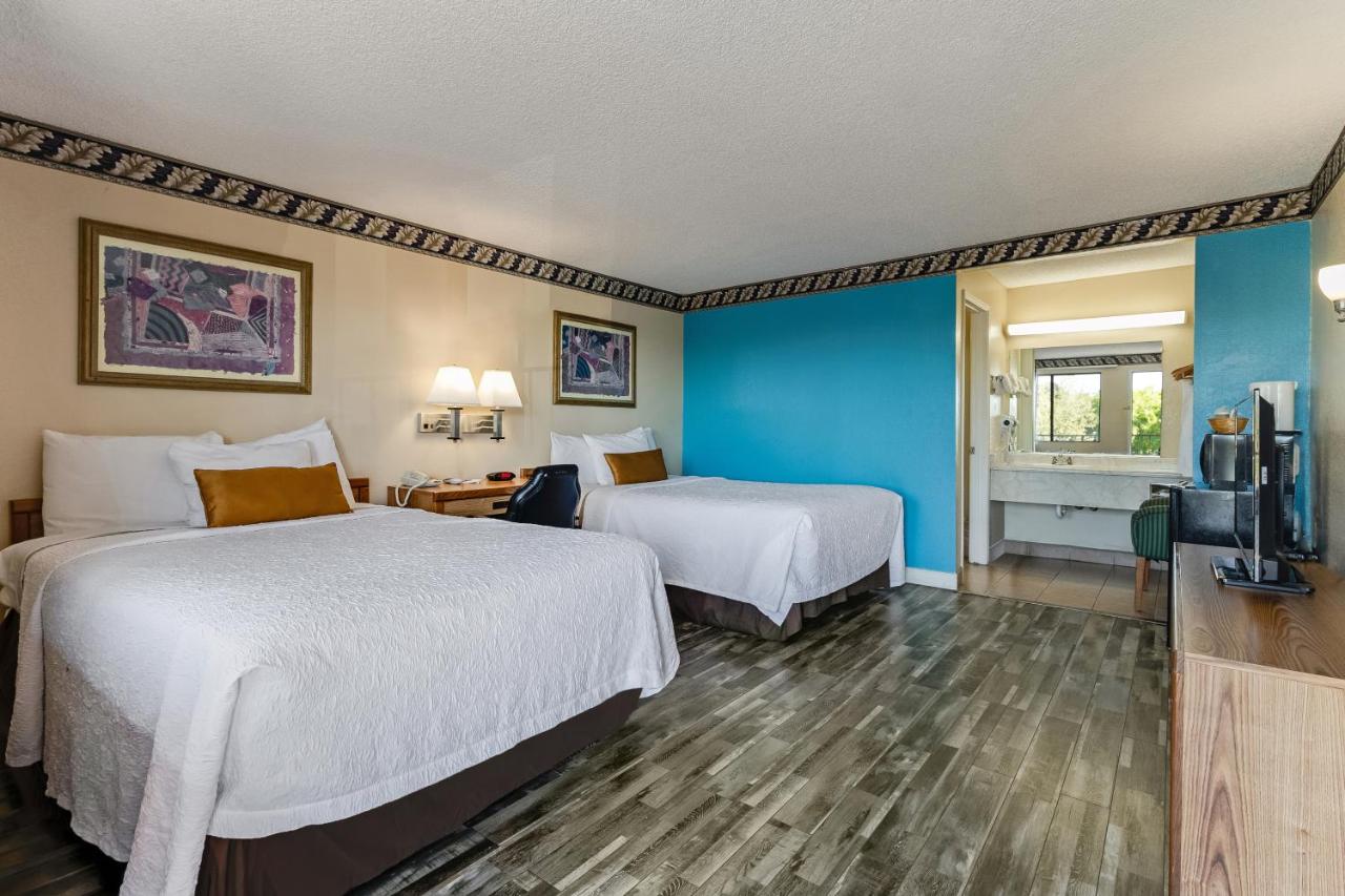 | Knights Inn Madera