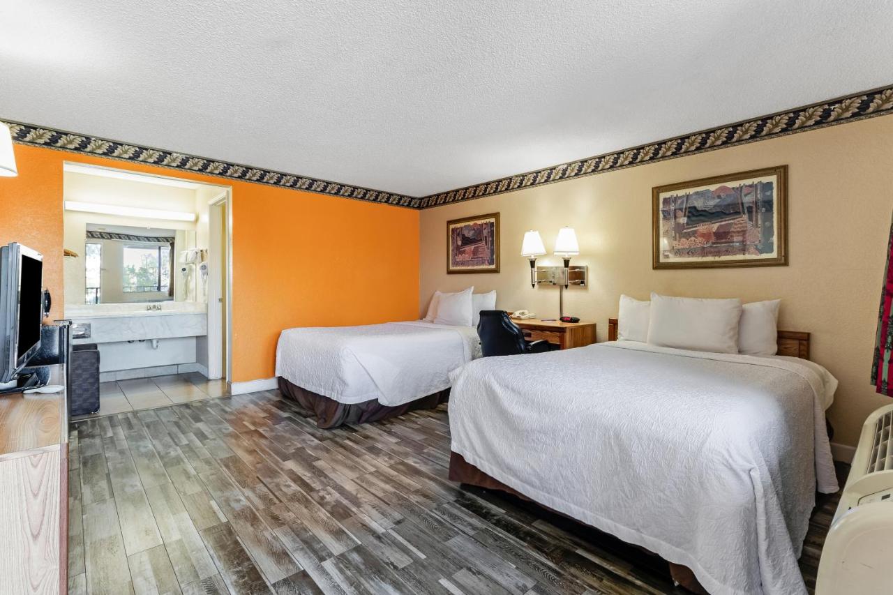 | Knights Inn Madera
